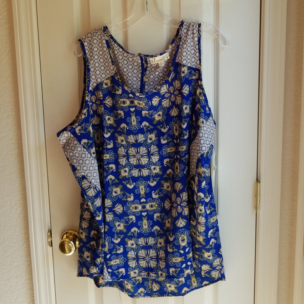 NWT TANZARA  BLUE PRINT SLEEVELESS BLOUSE